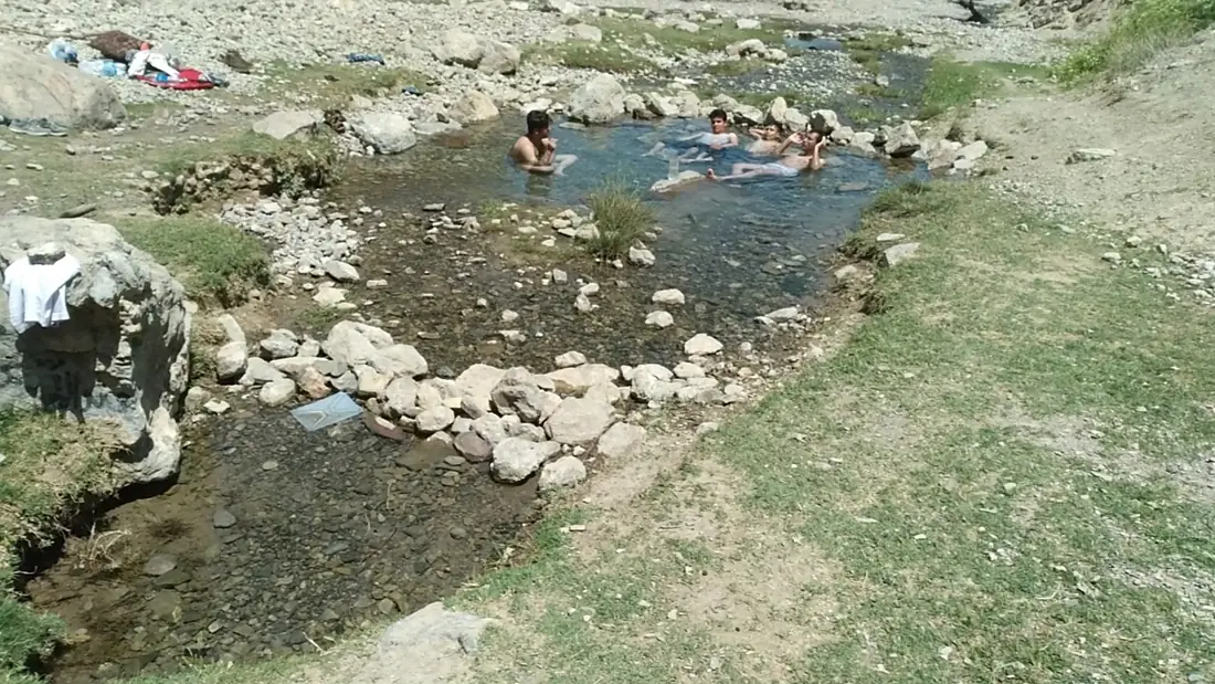 سر چشمه آبگرم کلات 4