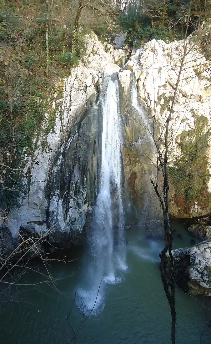 VerhniyAgurskyWaterfall