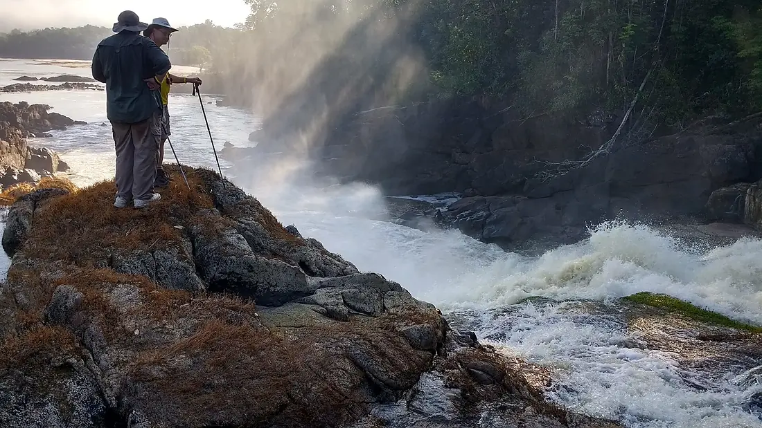 Amatuk Falls (30727252281)