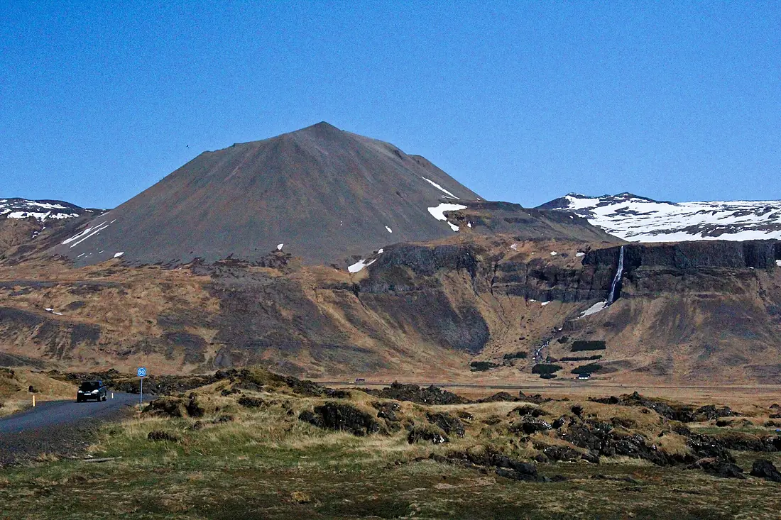 Budir, view of Maelifell volcano and Bjarnafoss waterfall (7299003122)