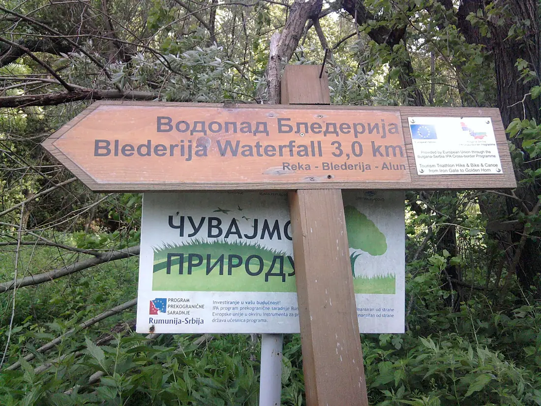 Guidepost to Blederija Waterfall 3,0 km