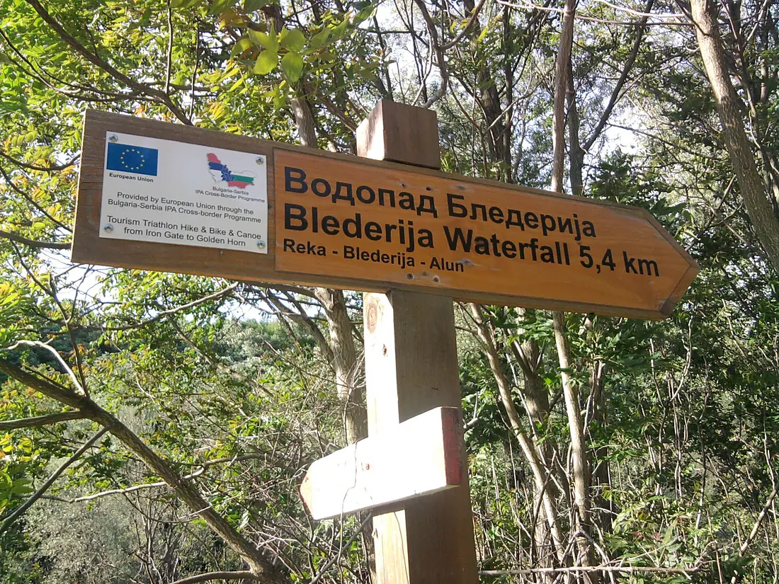 Guidepost to Blederija Waterfall 5,4 km