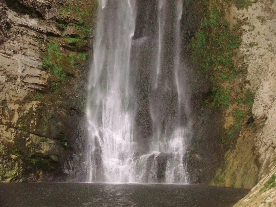 Bliha Waterfall (a)