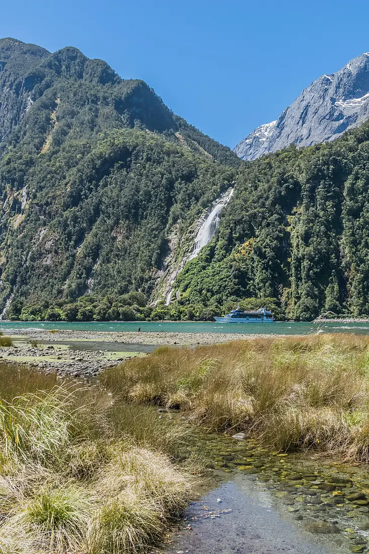 Bowen Falls in Fiordland National Park 07