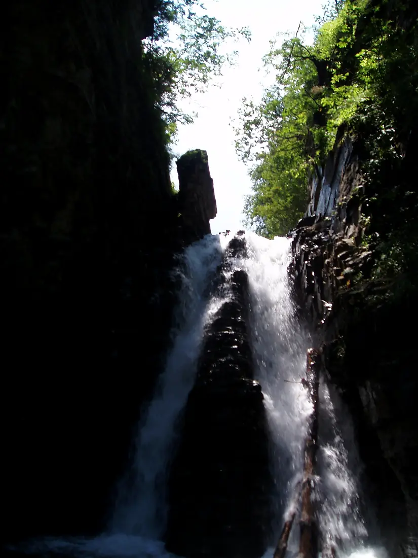 Bukhtivec'kyj waterfall