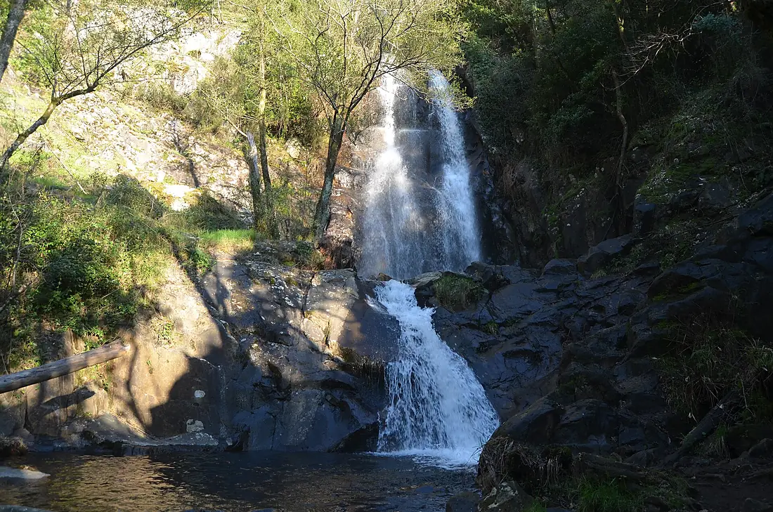 Study on a waterfall I (33449692281)