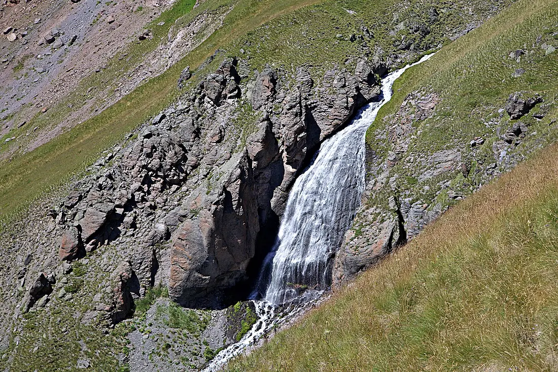 Devichi Kosy waterfall