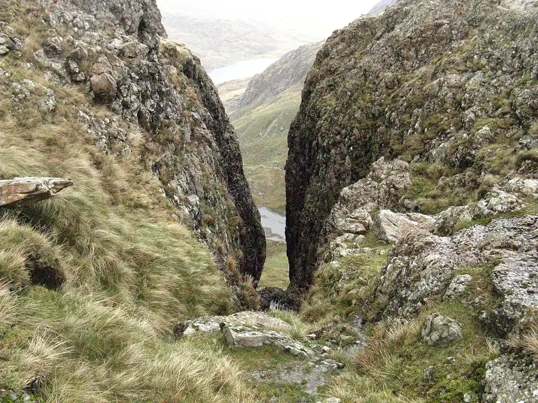Devil's Kitchen..a tight spot for cooking - panoramio