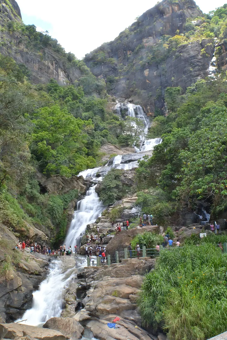 Diyaluma falls 1