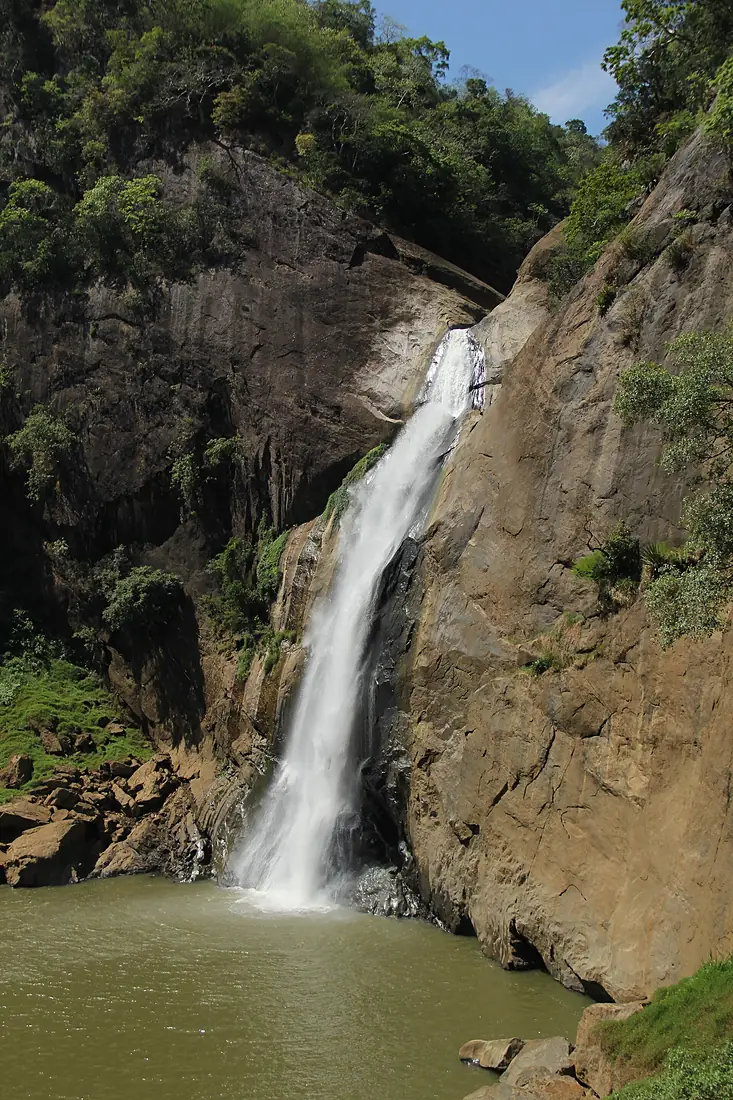 Dunhinda Water Fall