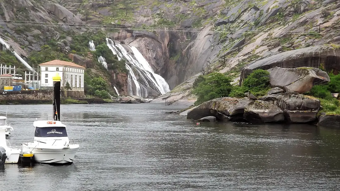 366. Ezaro waterfall