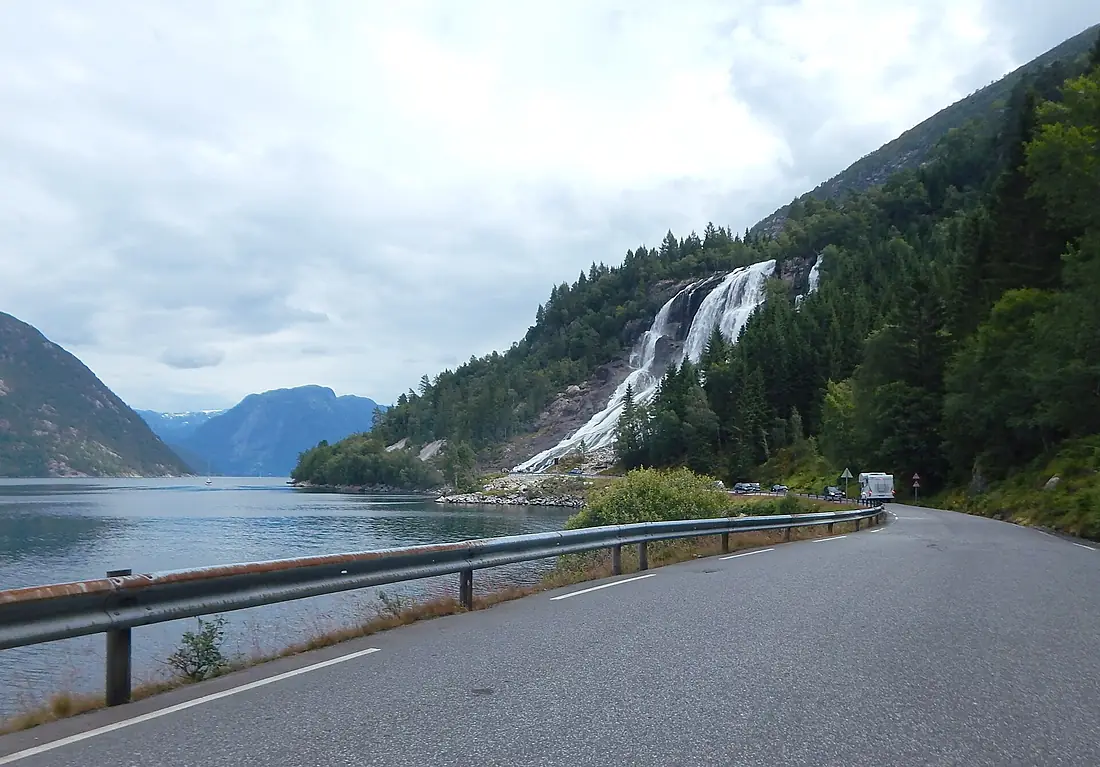 FV551 Furebergfossen