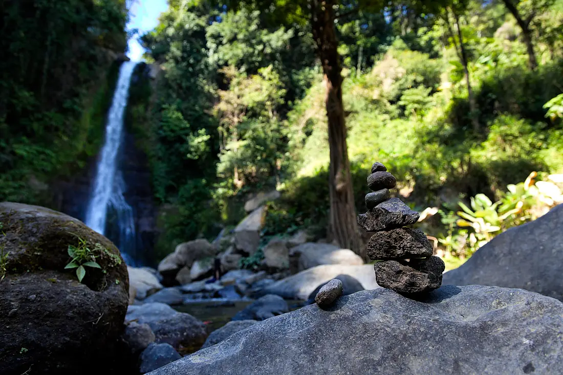 Gitgit Waterfall -2 (49483609847)