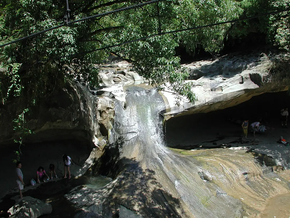 2002-08-18 Glasses Hole Waterfall