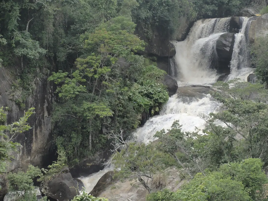 Cachoeira dos Henriques