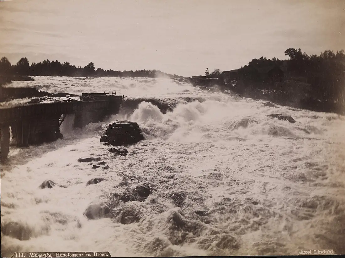 111. Ringerike, Hønefossen fra Broen - NB bldsa AL0111