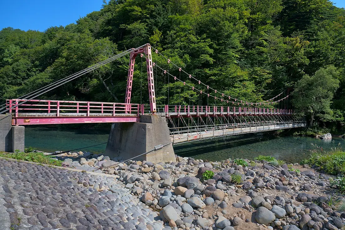 Footbridge near the Hottai Falls