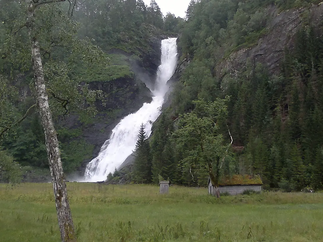 Huldefossen in Sunnfjord