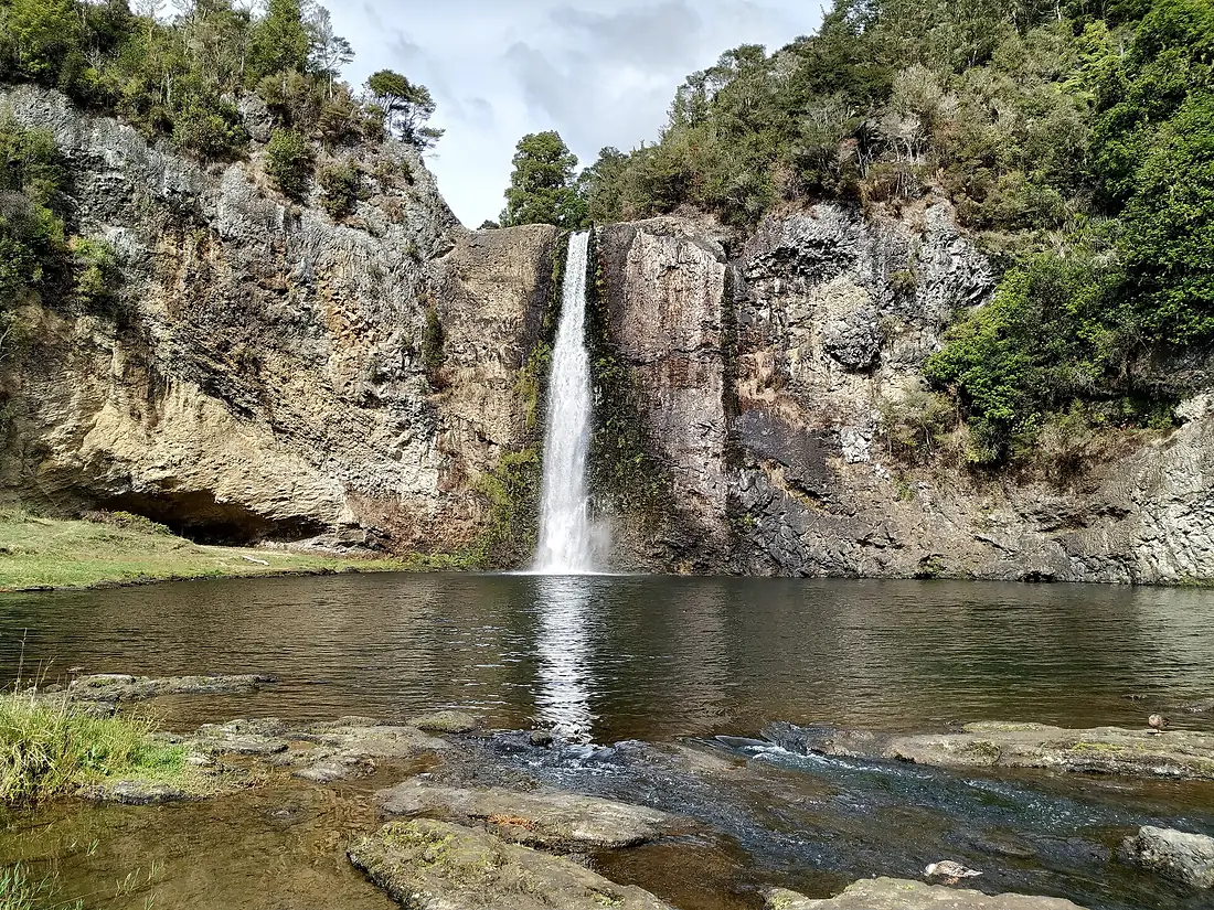 Cascada a las afueras de Auckland
