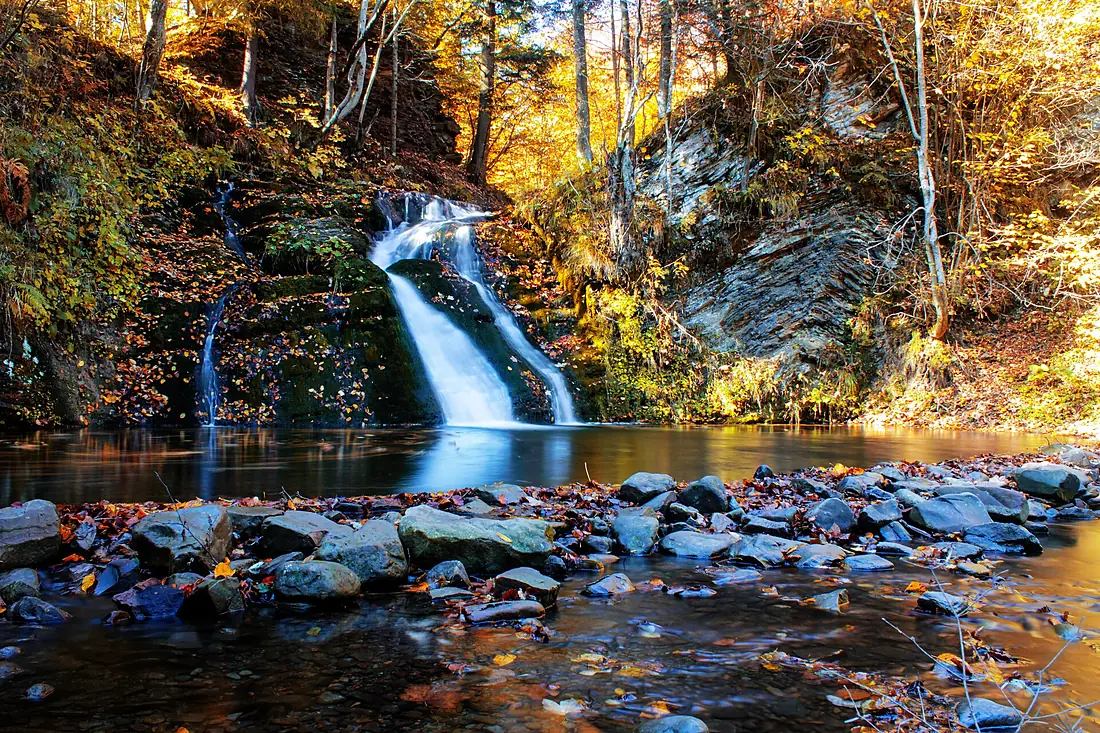 Waterfall Gurkalo 01