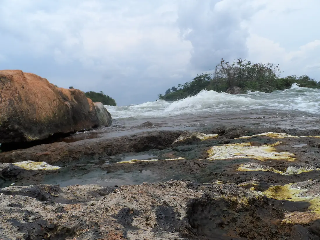 Itanda Falls - Groovy Rocks