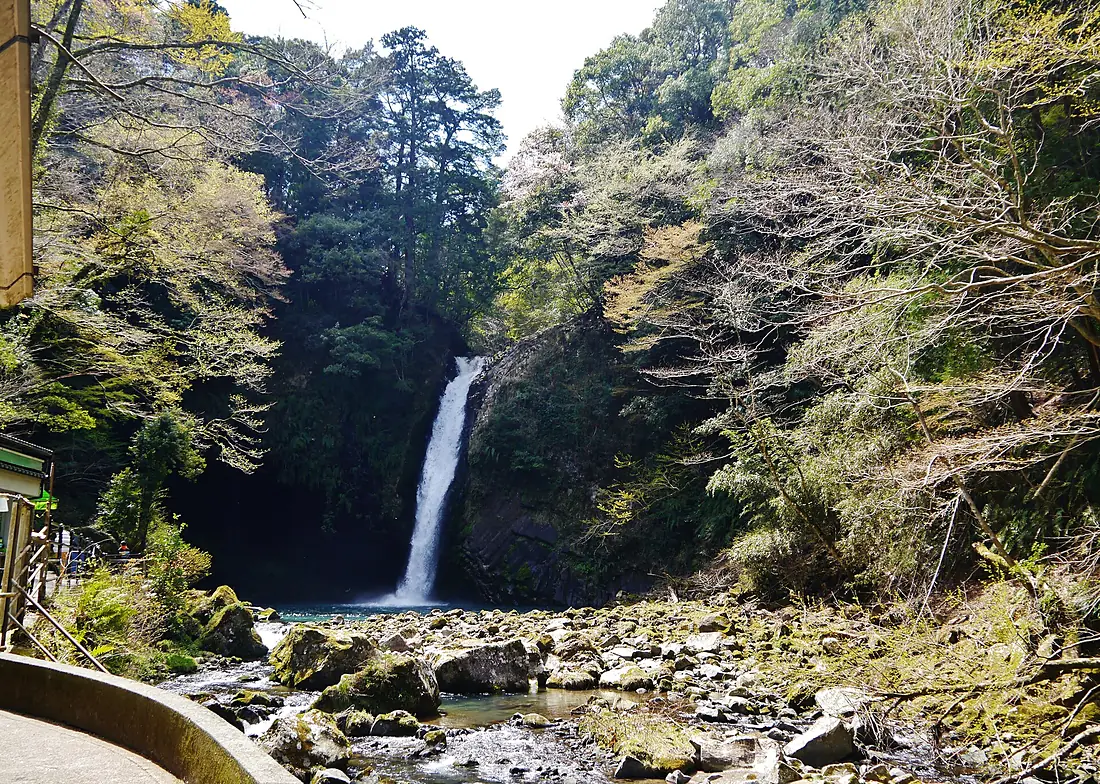 Izu Joren-Wasserfall 01