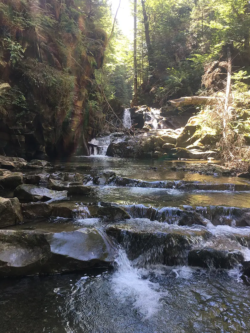 Водоспад Казарка здалеку