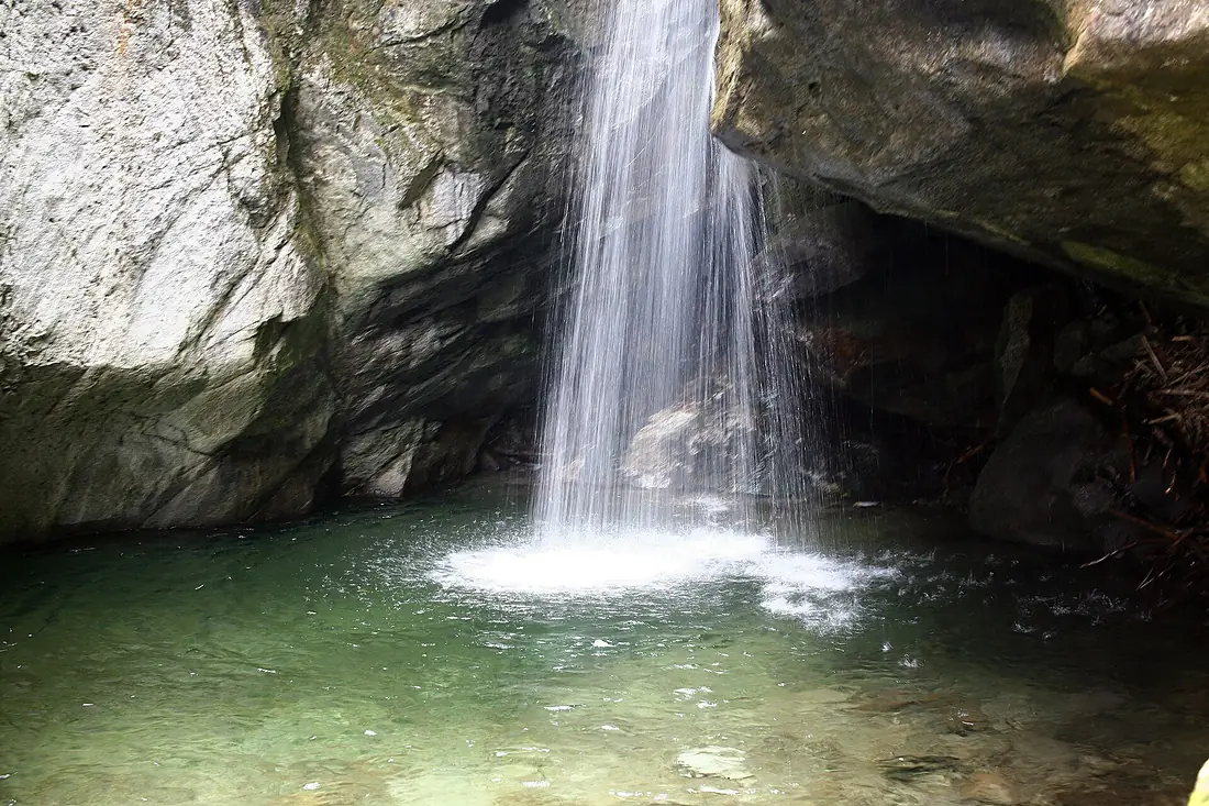 Kostenets waterfall E1