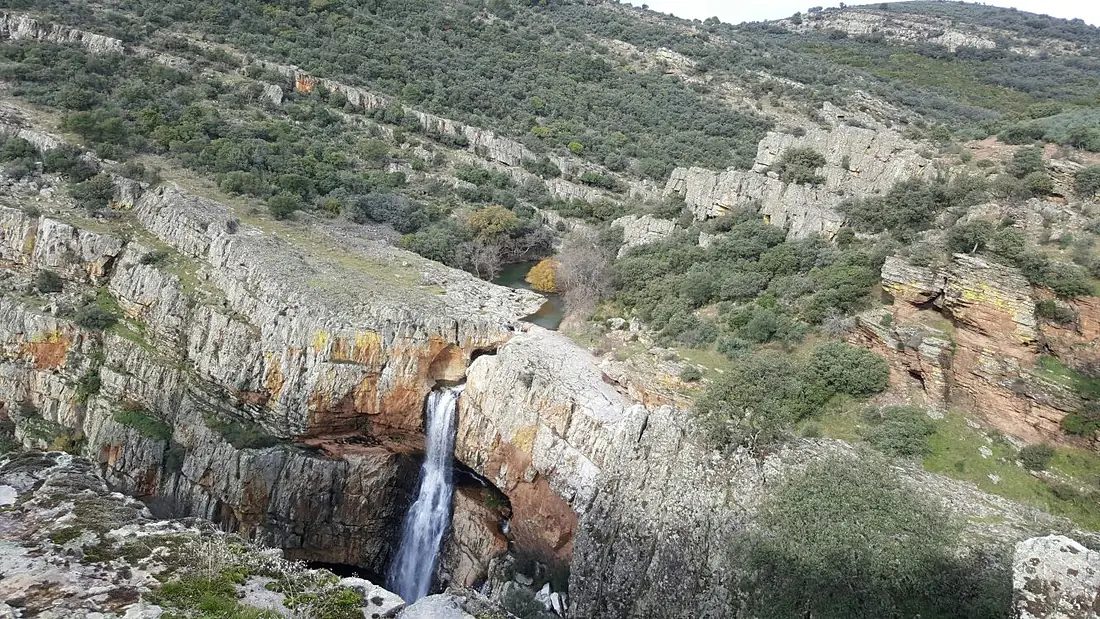 Cascada de cimbarra desde arriba