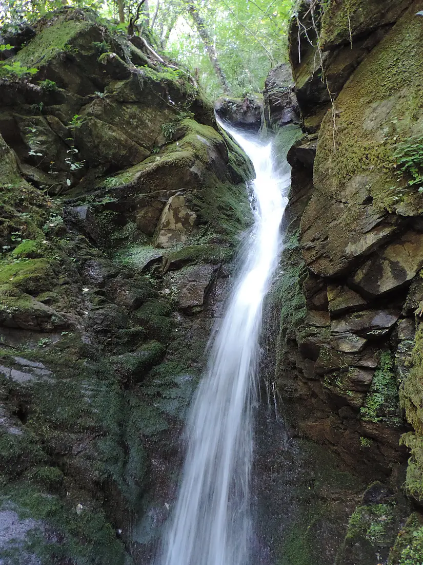 Leshnishki waterfall 03