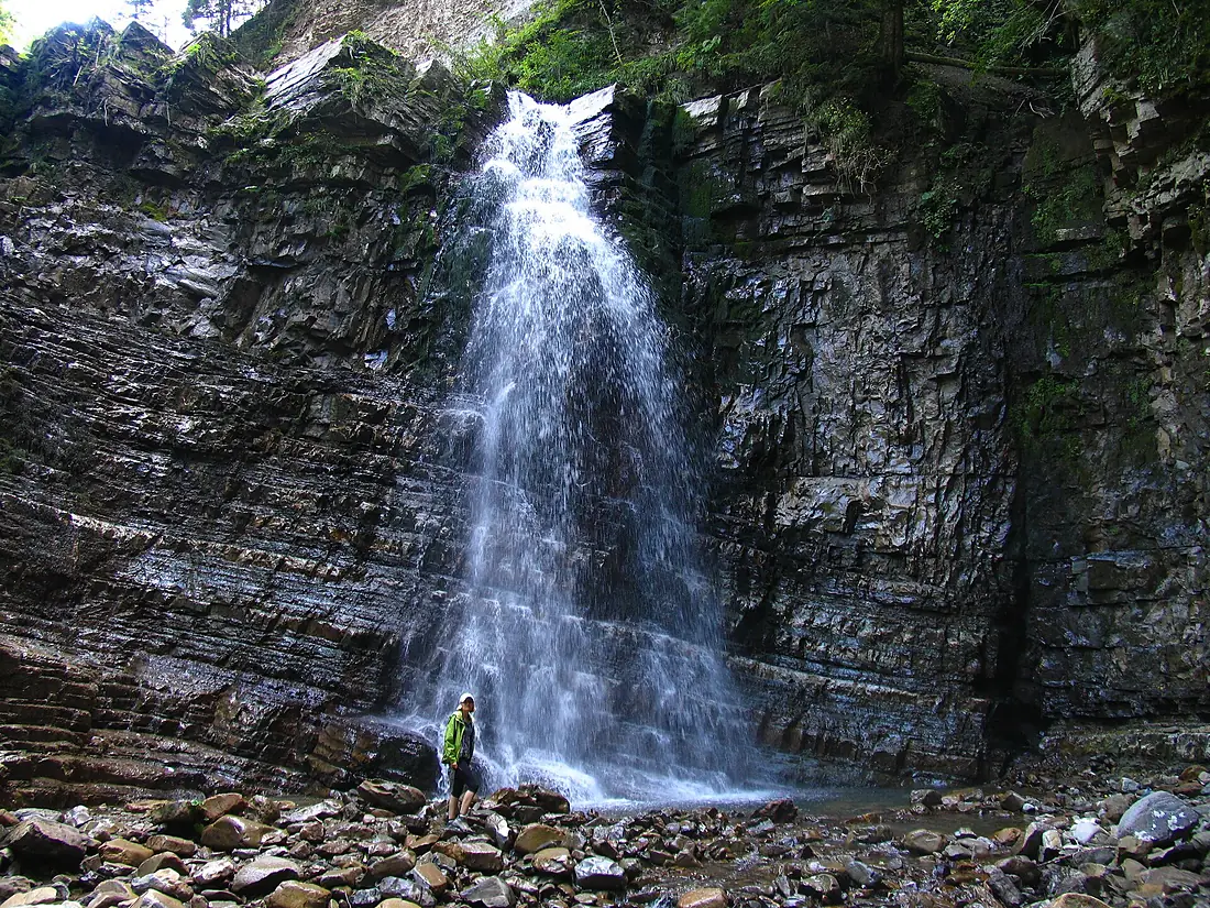 Manjavskyj waterfall