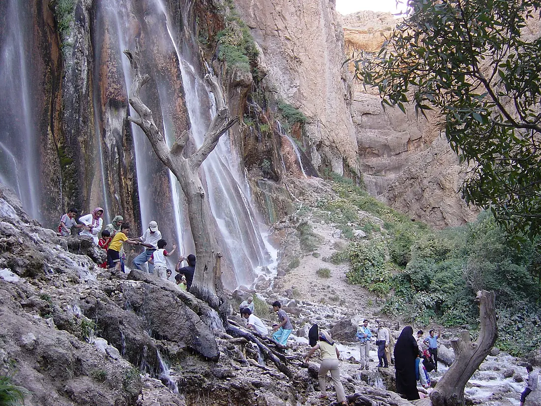 Margoon Waterfall - panoramio - Alireza Shakernia (1)