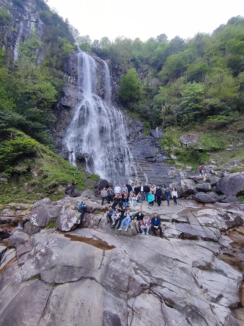 Arhavi Mençuna Şelalesi Grup fotoğrafı 2