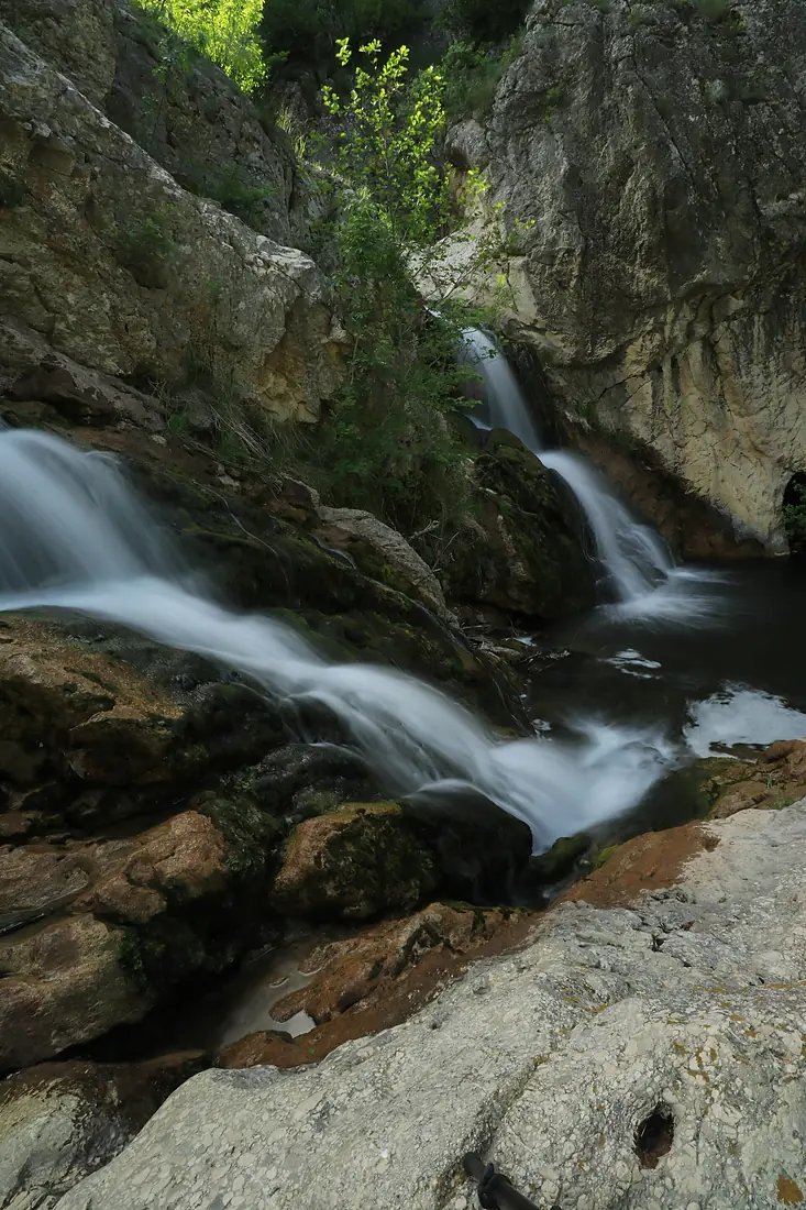 Мокрањске стене водопад на Сиколској реци