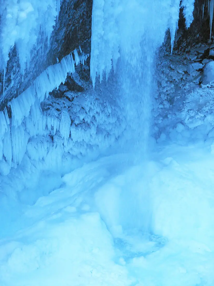 Icy Narada Falls in mid November, 2014. (7451bba3314a43d79a1148290acf281a)