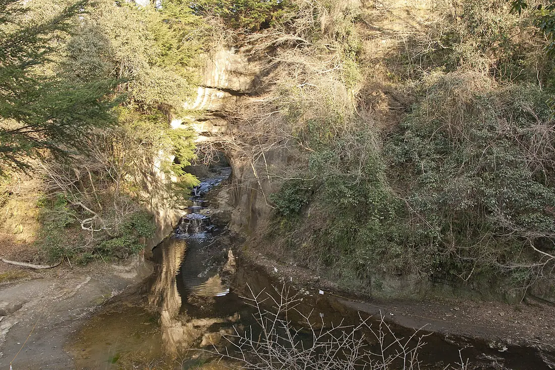 Nomizo Falls 01