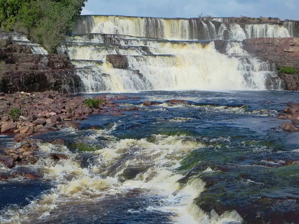 Orinduik Falls (14054550516)