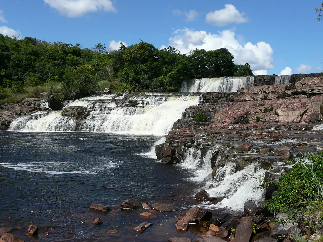 Orinduik Falls - panoramio