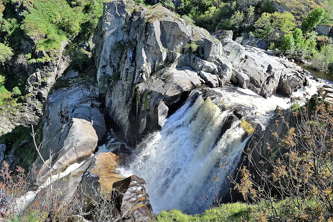 Cascada del Pozo de los Humos del río Uces,afluente del Duero