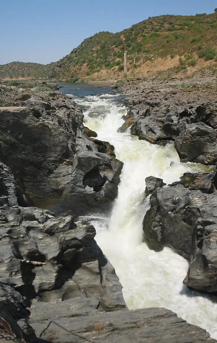 Pulo do Lobo waterfall 02