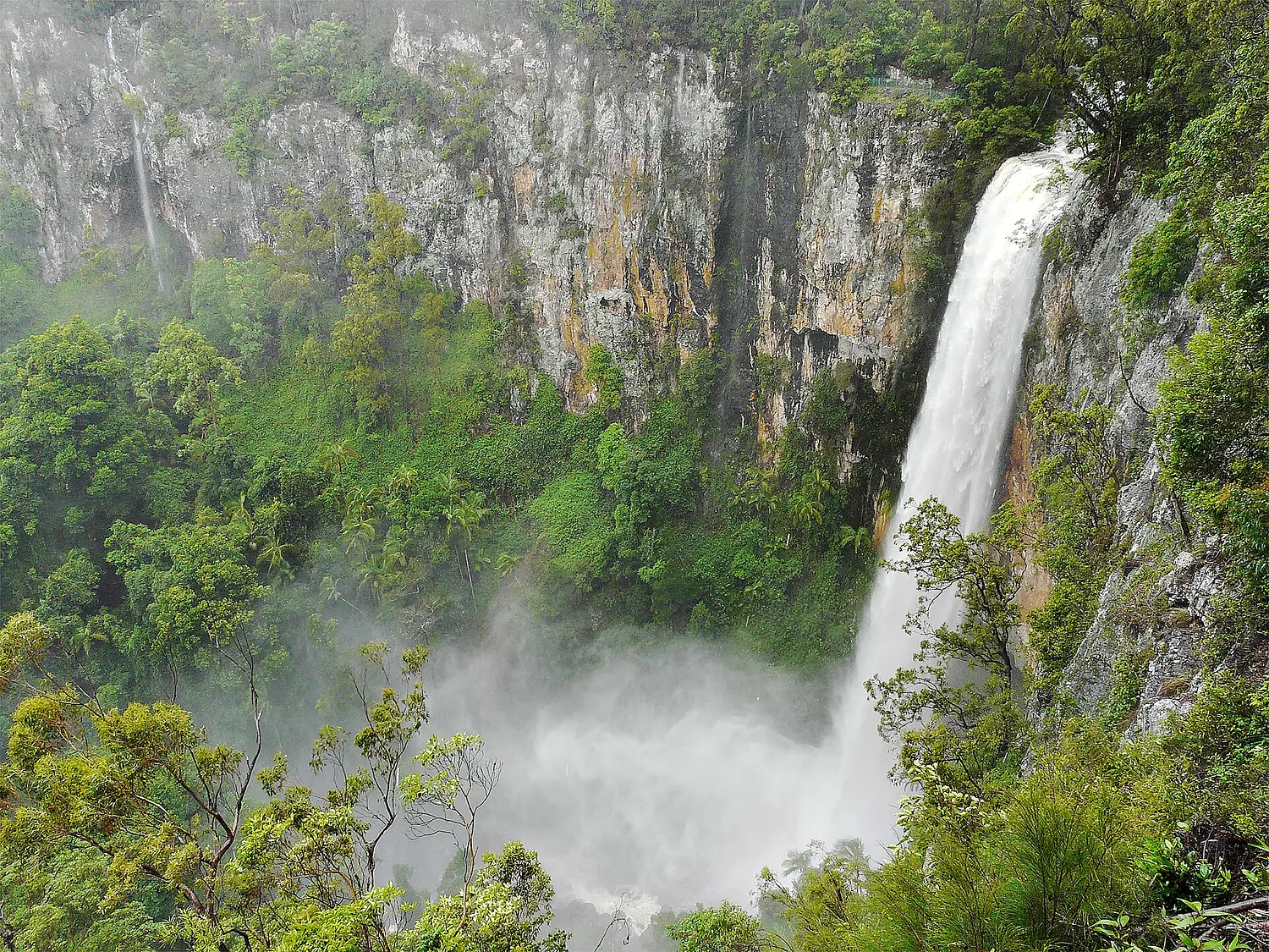 Purlingbrook Falls edit