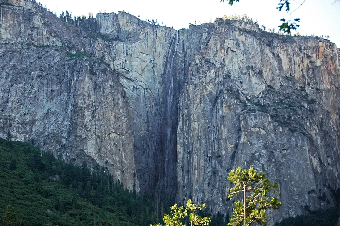 Ribbon Falls (Yosemite Valley, Sierra Nevada Mountains, California, USA) (19848731598)