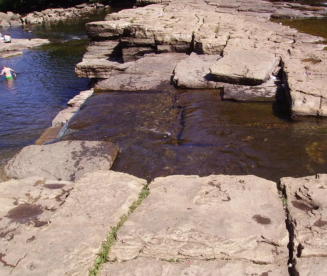 Swale River at Richmond 04