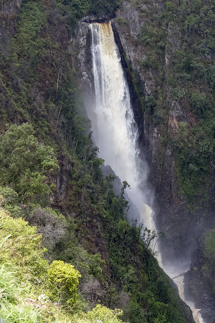 Salto del Rio Bordones 02 por Yao Murillo 12.2017