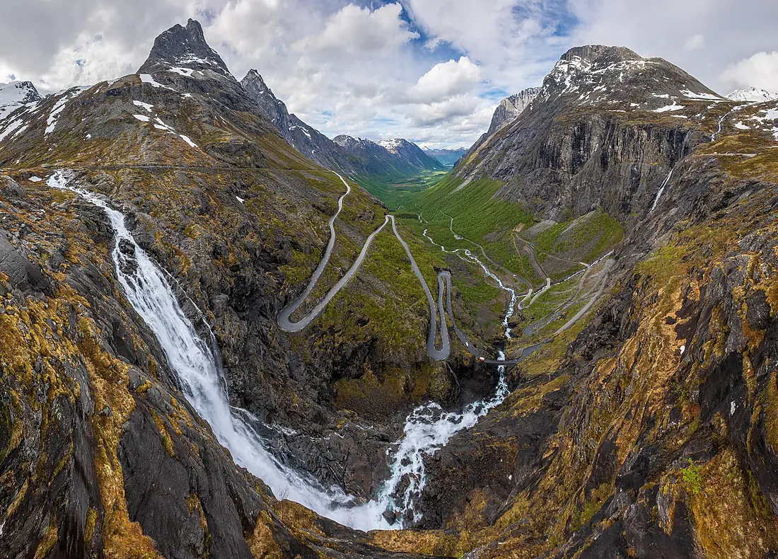 Isterdalen from above Stigfossen, Rauma, Møre og Romsdal, Norway, 2025 May