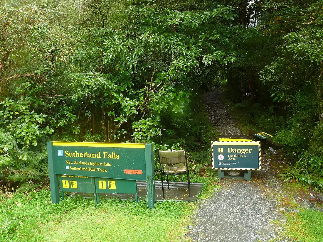 Closed Sutherland Falls Track - 2013.04 - panoramio