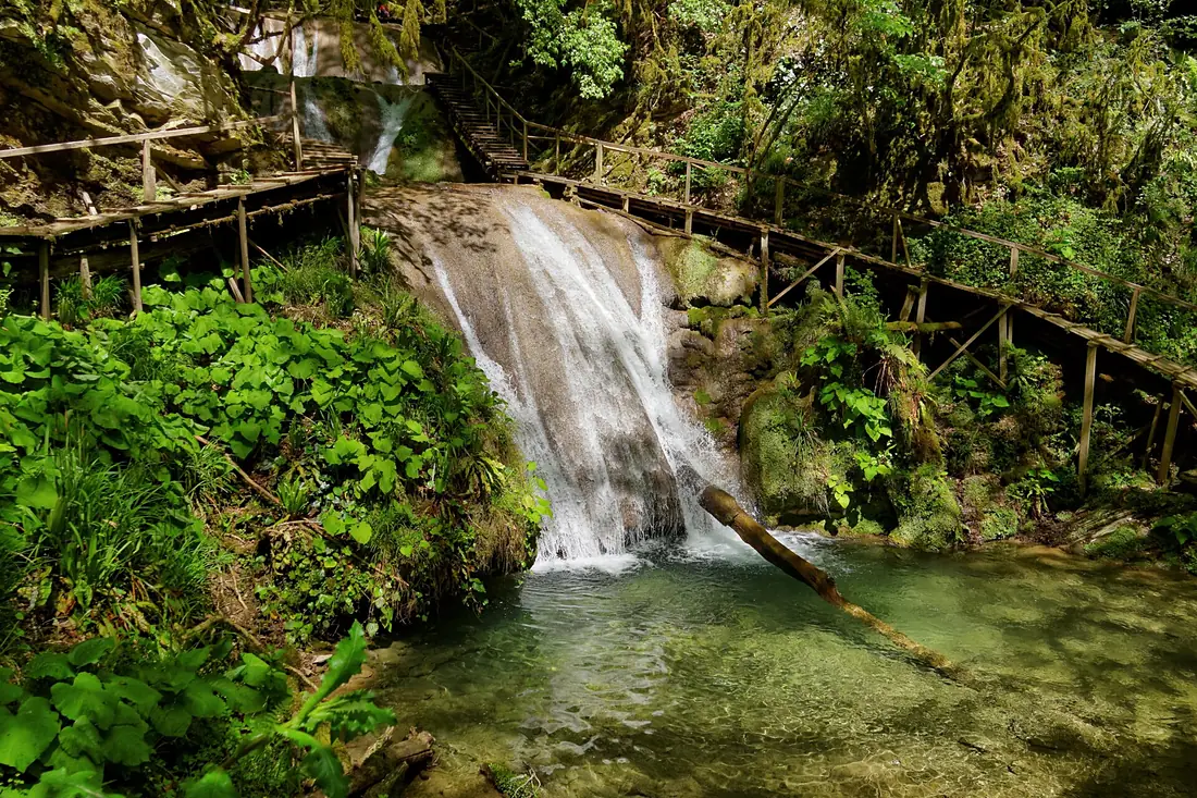 Shakhe River Thirty Three Waterfalls (263314595)