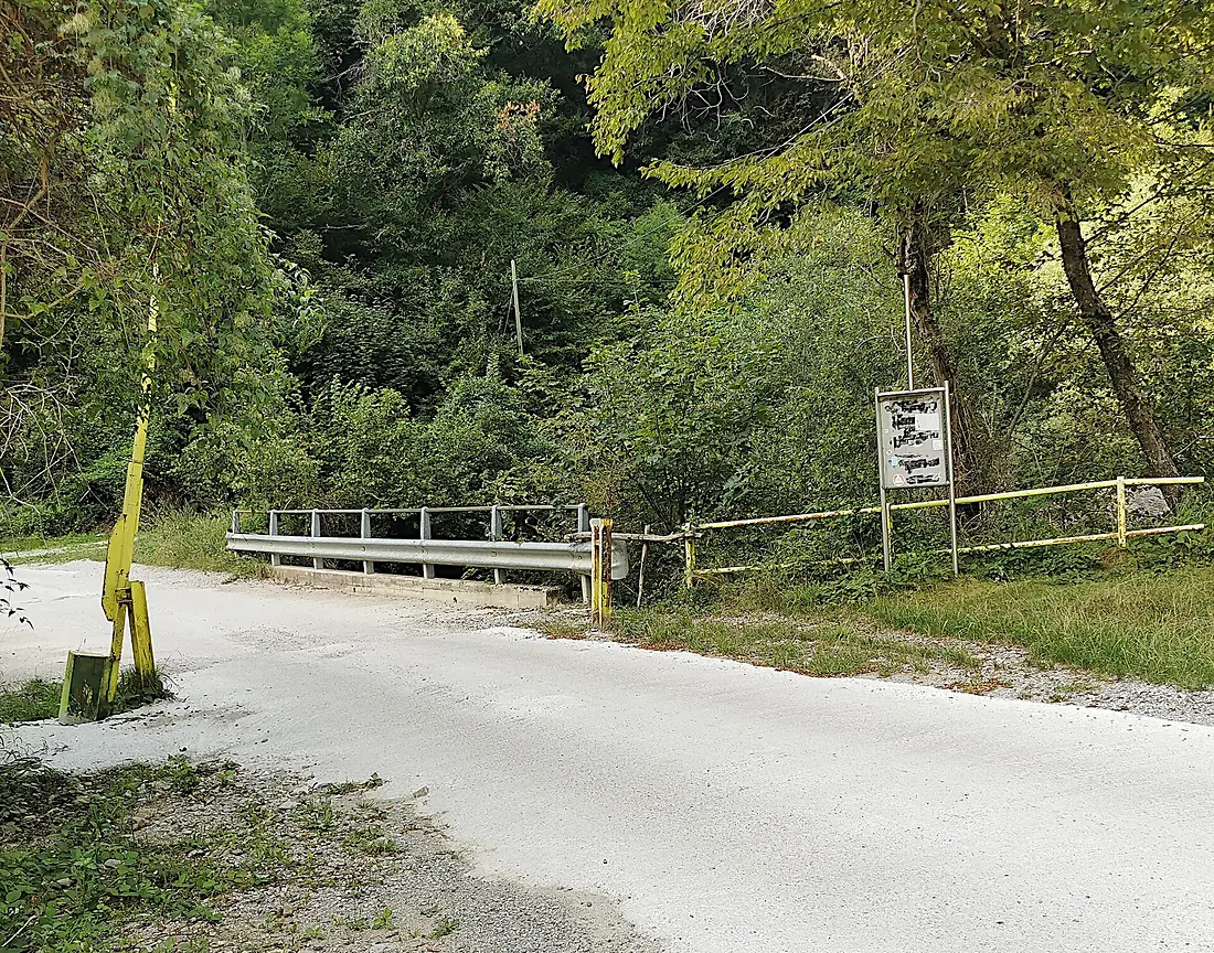 Road of Val Biandino, first bridge on Torrente Troggia, with lift gate