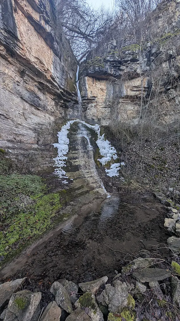 Tserovo waterfall 1