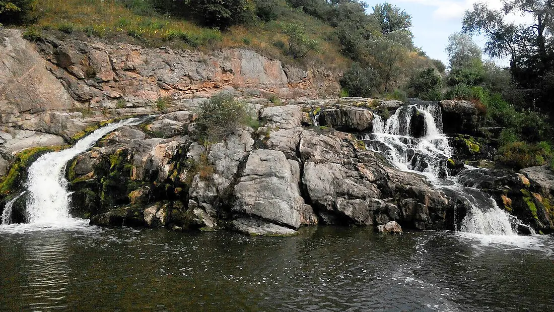 Vchelka waterfall